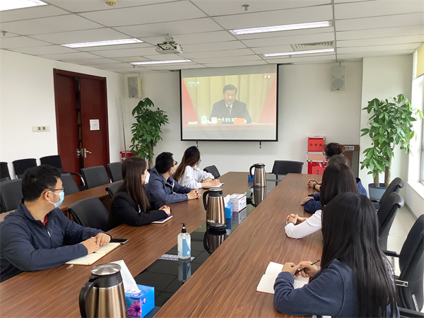 中国海航总部及下属中海总局团员青年集中收看直播大会.jpg